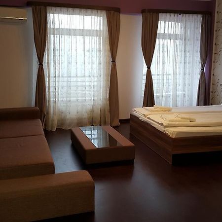 Sunlight Studio Apartment ออราแด ภายนอก รูปภาพ