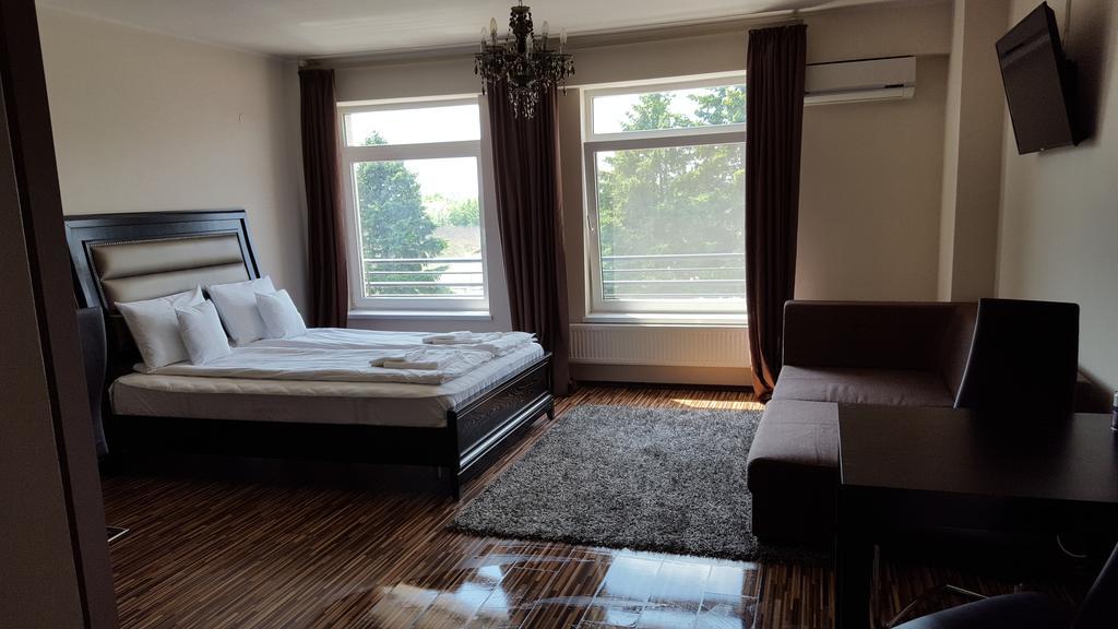 Sunlight Studio Apartment ออราแด ภายนอก รูปภาพ